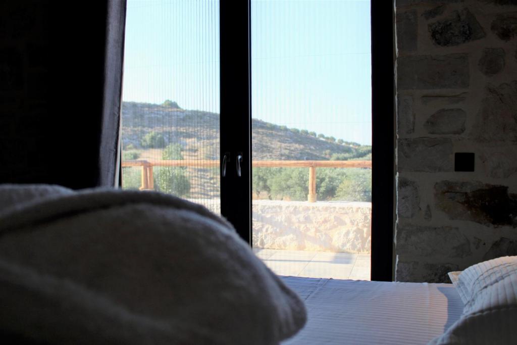 A general mountain view or a mountain view taken from A villát