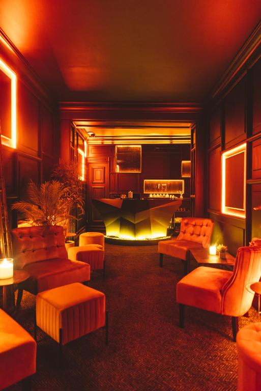 Impossible Motel - Resim 1