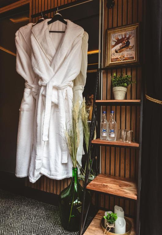 Impossible Motel - Resim 20