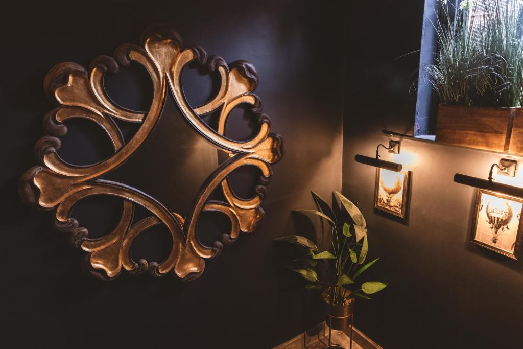 Impossible Motel - Resim 26