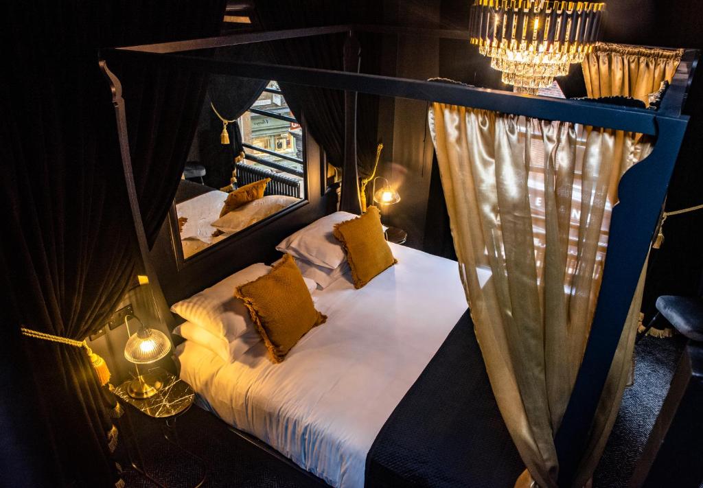 Impossible Motel - Resim 8