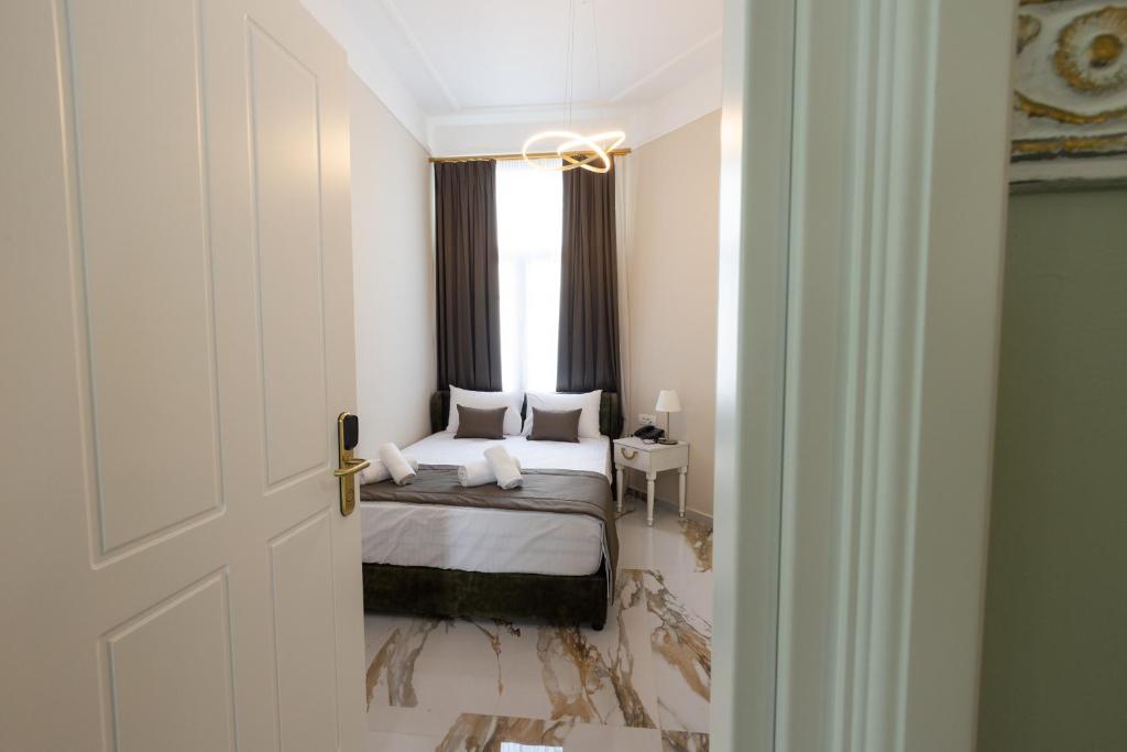 Modern Revival Luxury Hotel - Resim 35