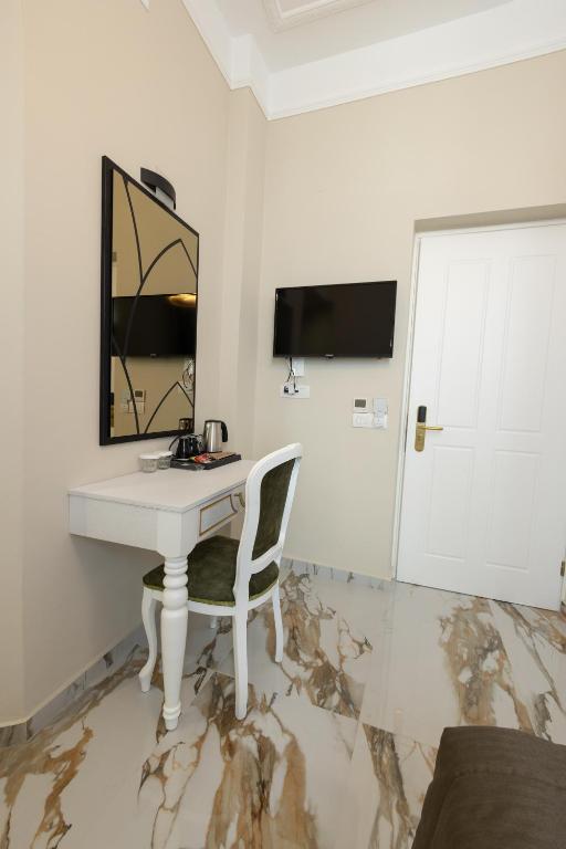 Modern Revival Luxury Hotel - Resim 27