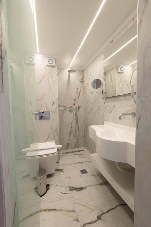 Modern Revival Luxury Hotel - Resim 44