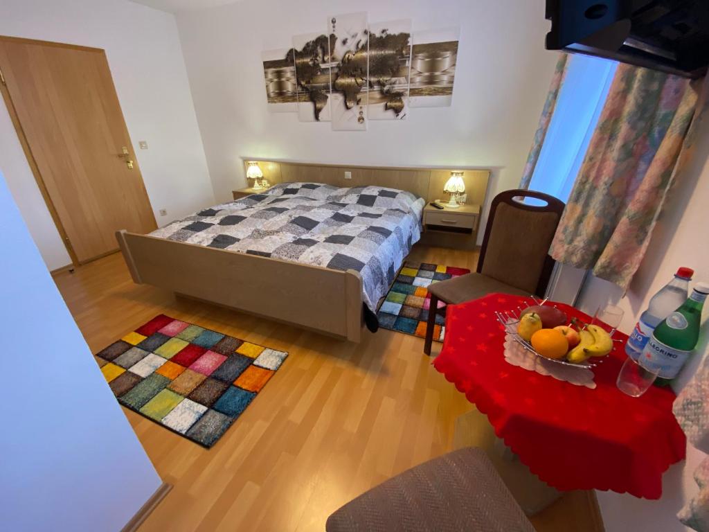 Postel nebo postele na pokoji v ubytování Hotel Bielatal