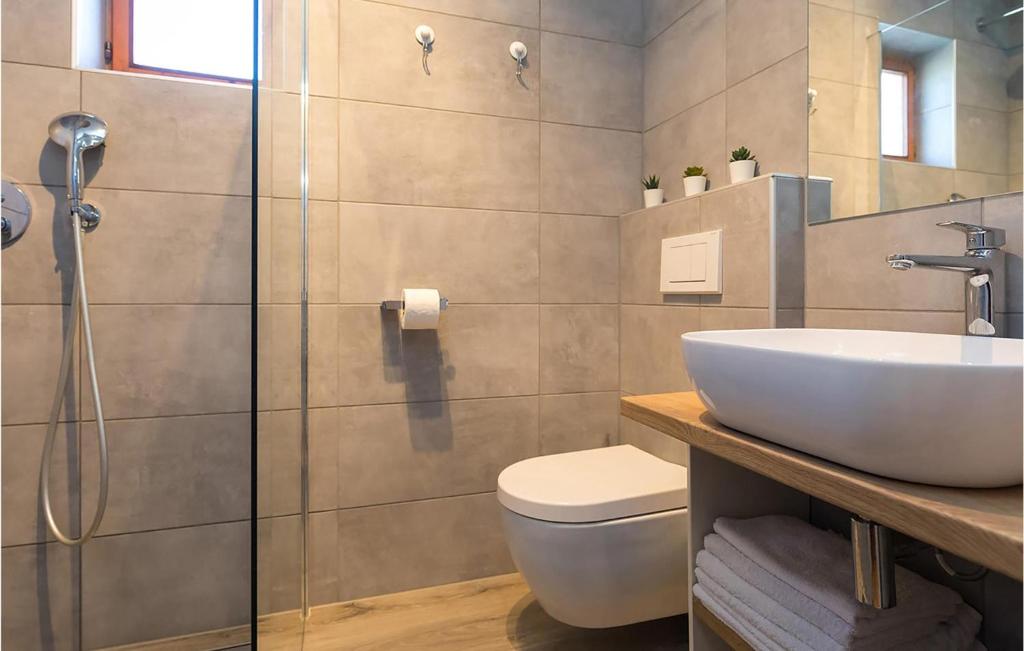 Kúpeľňa v ubytovaní Gorgeous Home In Porec With Wifi