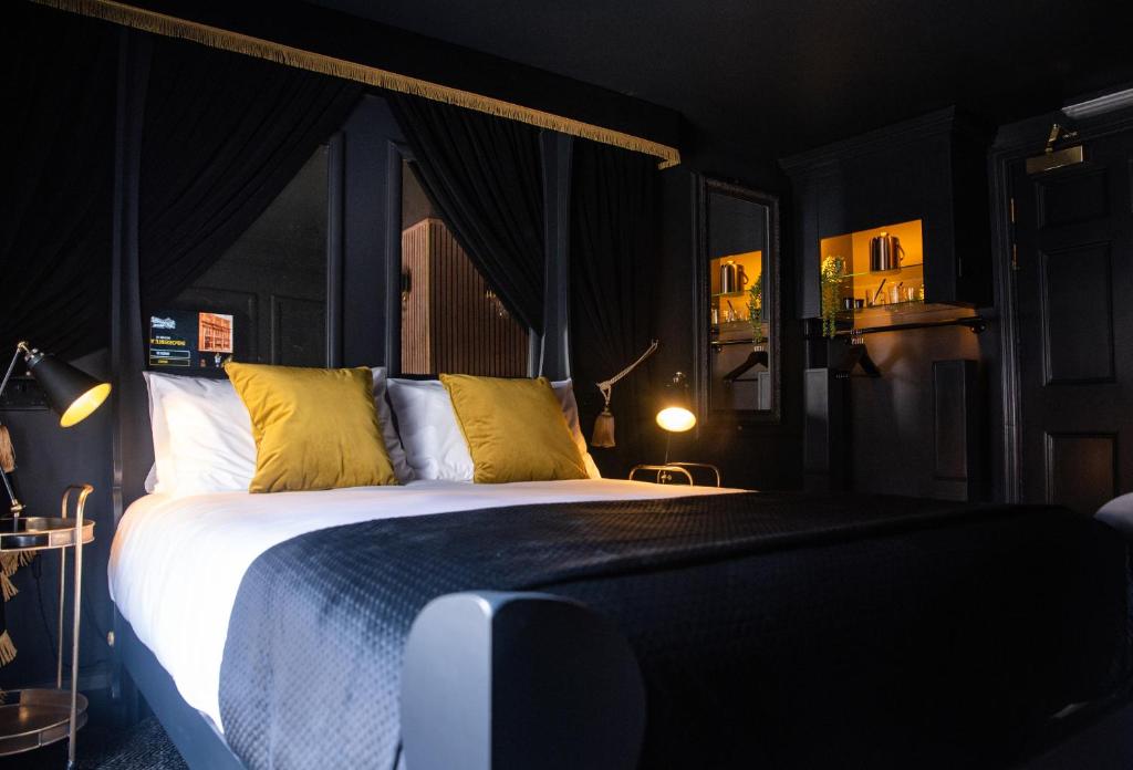 Impossible Motel - Resim 37