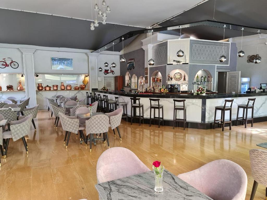 Restaurace v ubytování El Oumnia Puerto & Spa