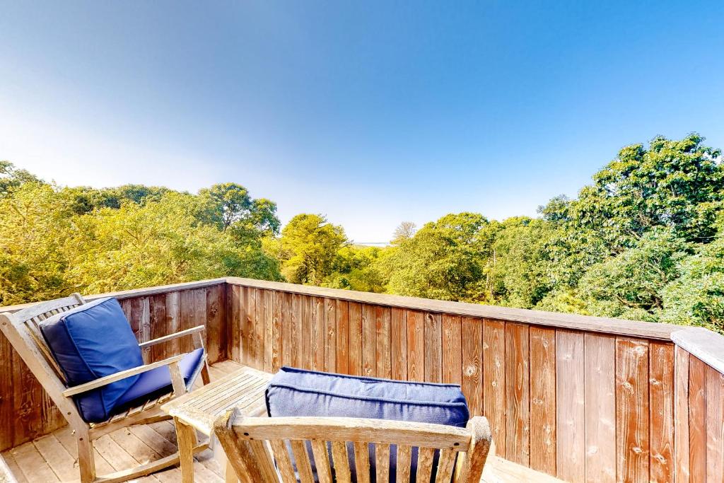 Lady Slipper Hill, Chilmark (updated prices 2024)