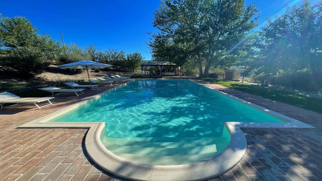 Kép Todi By The PoolSleeps 10Exc PoolWalk To Restaurant 05 Kms Todi 5 kmswifi szállásáról Petroróban a galériában
