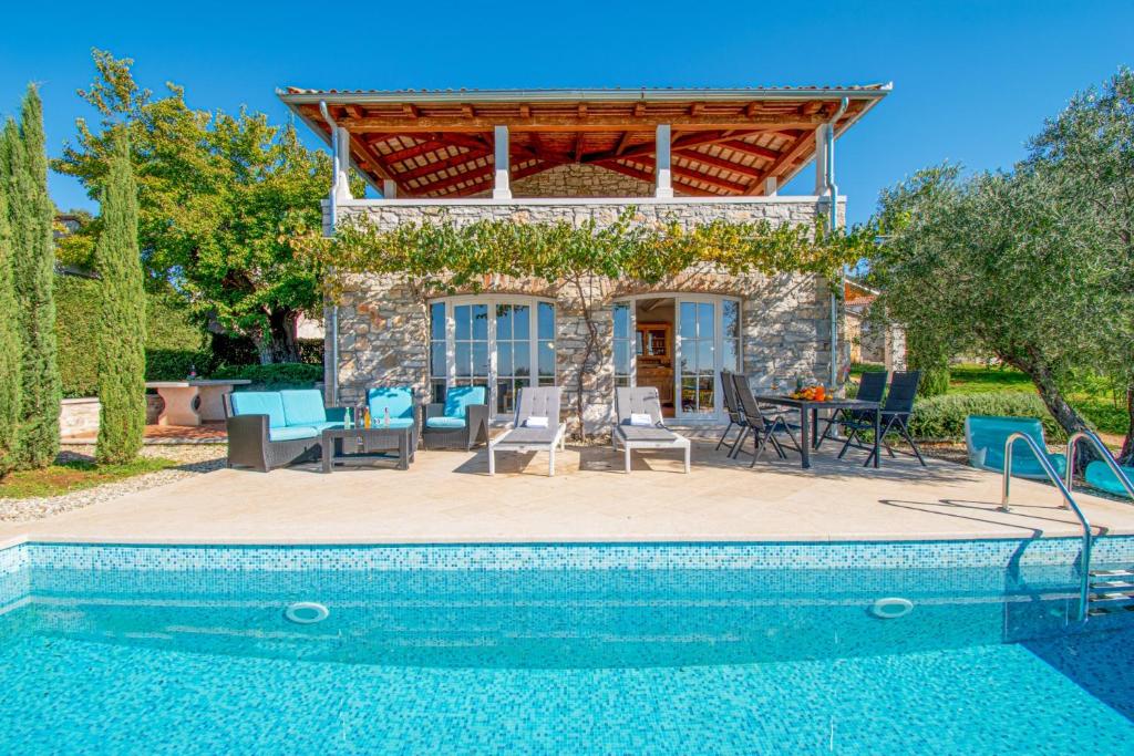 Fotografie z fotogalerie ubytování Beautiful stone house in Porec v destinaci Kukci