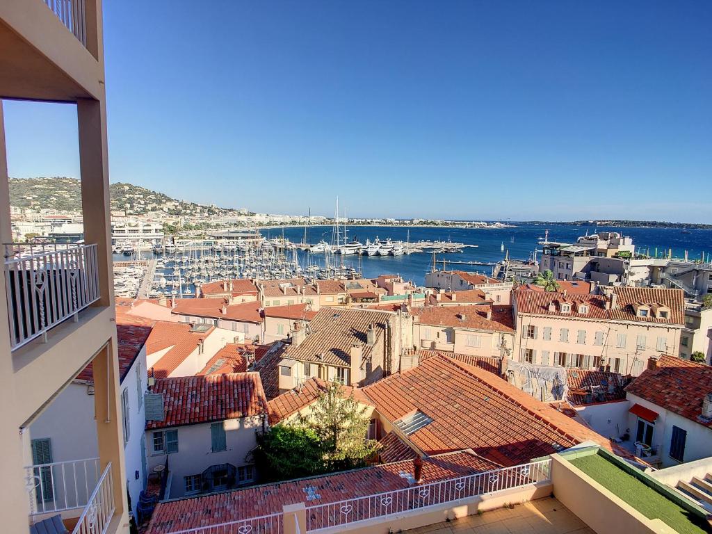 Fotografia z galérie ubytovania 2 bedroom, 2 bathrooms Suquet with sea view 314 v Cannes