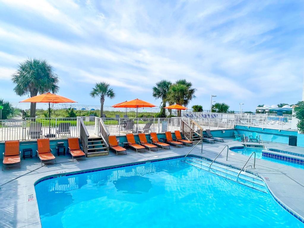 Bazén v ubytování Palette Resort Myrtle Beach nebo v jeho okolí