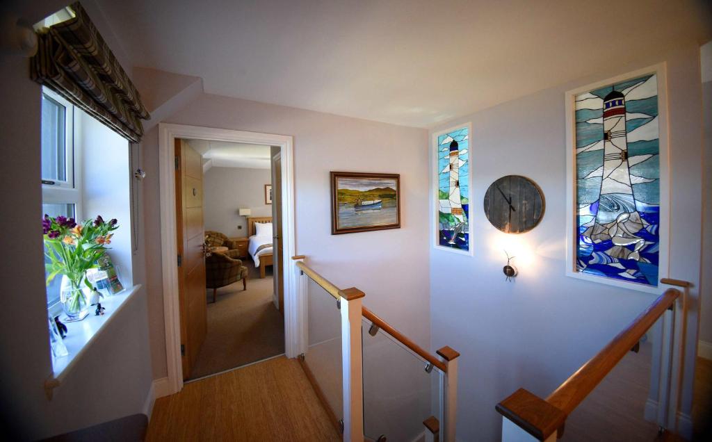 TV a/nebo společenská místnost v ubytování Heatherfield House B&B