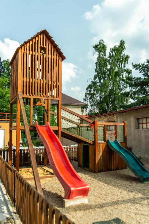 Herní místnost nebo prostor pro děti v ubytování Penzion La Piccolina