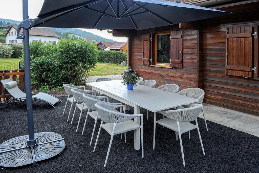 Patio nebo venkovní prostory v ubytování la cache des relles