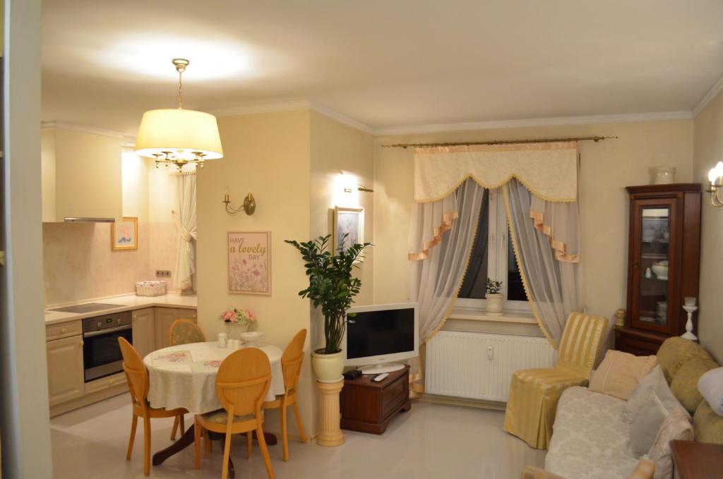 Apartament Beżowy z garażem - Housity