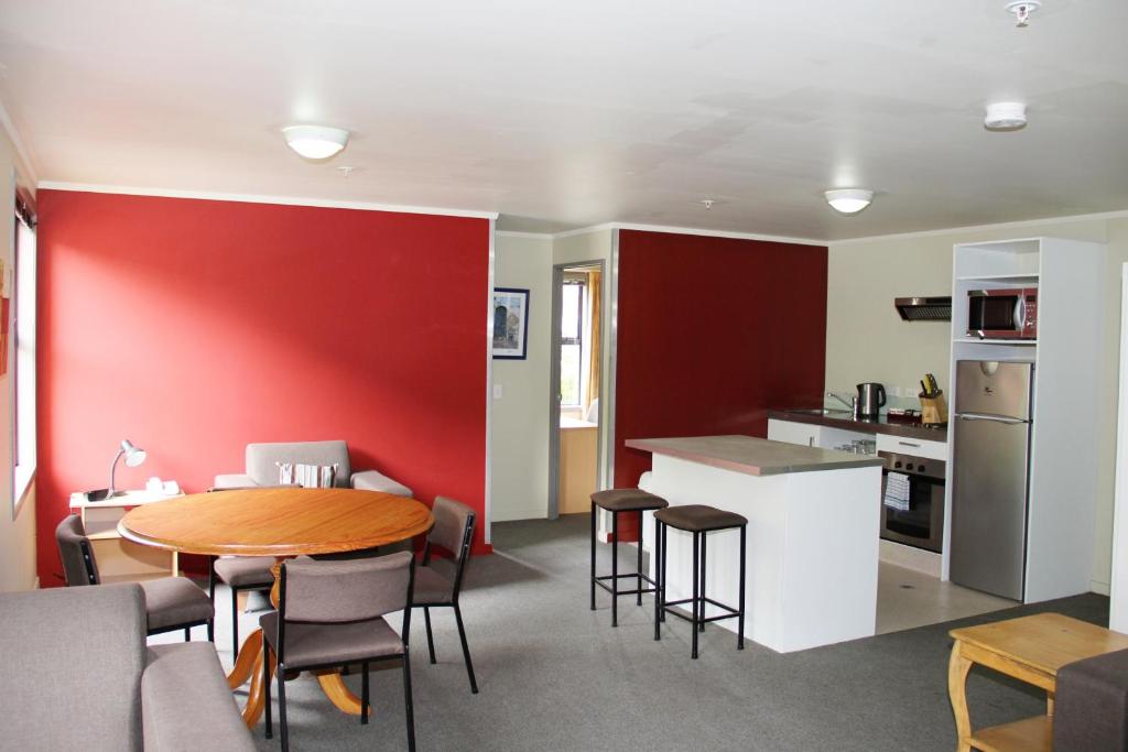 Kuchyň nebo kuchyňský kout v ubytování Nikau Apartments
