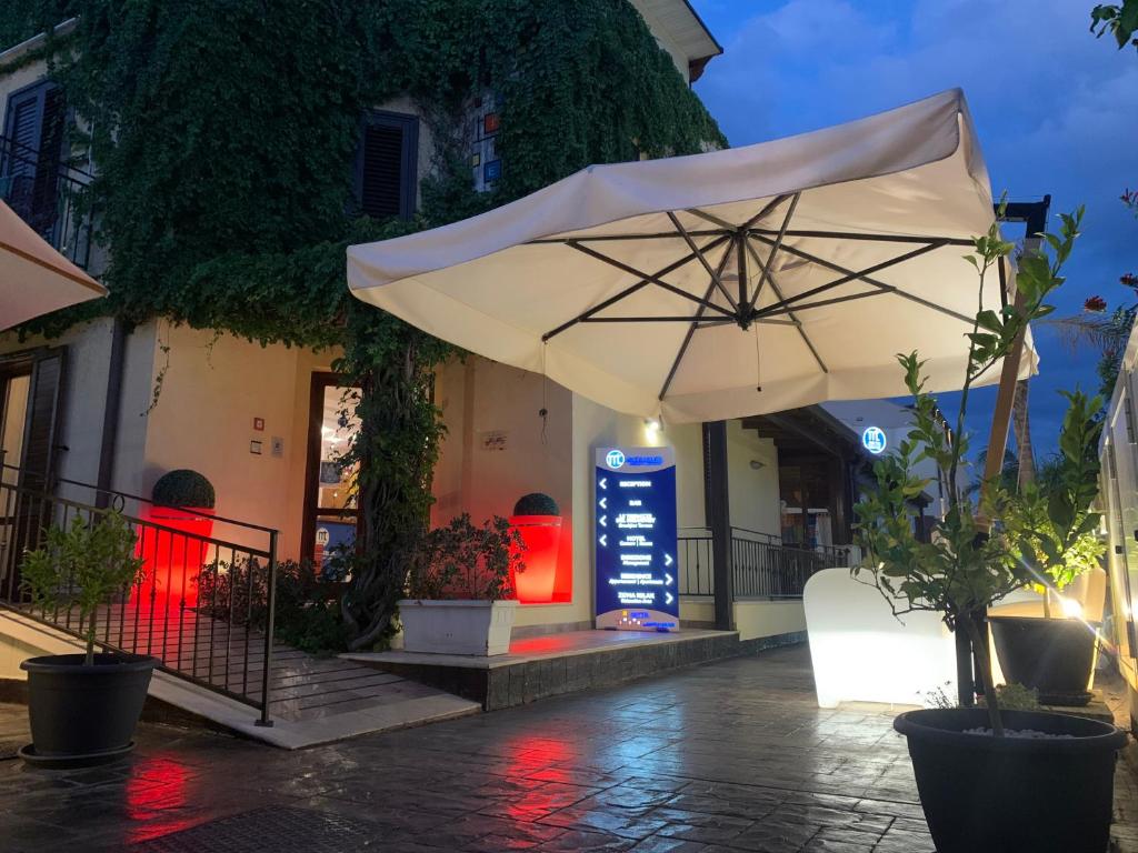 Budova, kde se hotel nachází
