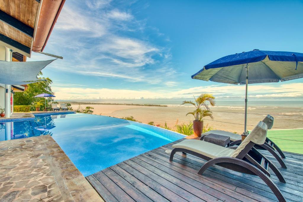 Bazén v ubytování El Castillo Luxury Boutique Hotel- nebo v jeho okolí
