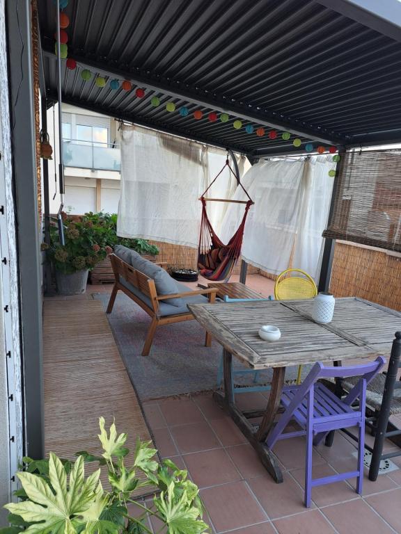 Balkón nebo terasa v ubytování La terrasseta