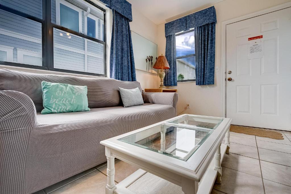 Royal Orleans 212 - One-Bedroom Condo