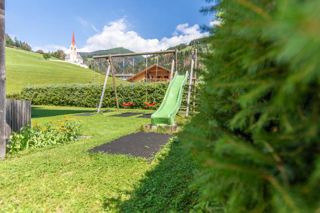 Vonkajšia záhrada v ubytovaní Alpengruss