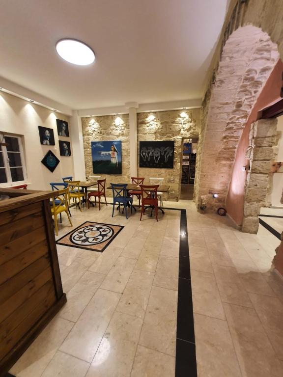 Restaurace v ubytování Reeja art gallery