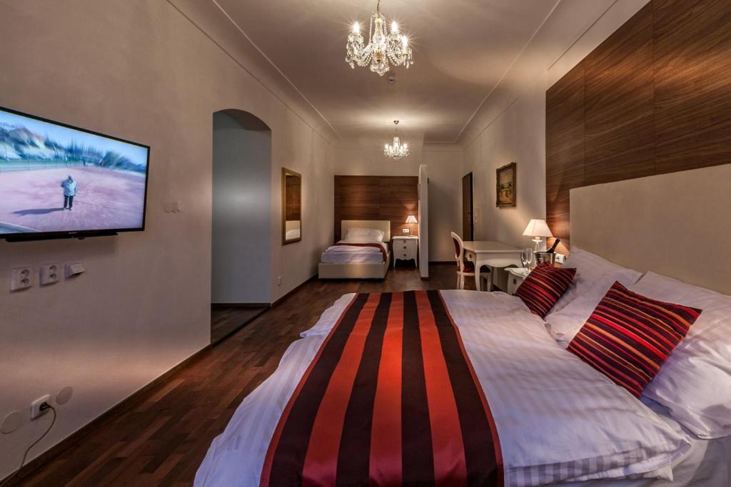 Little King Hotel U Malvaze - 17