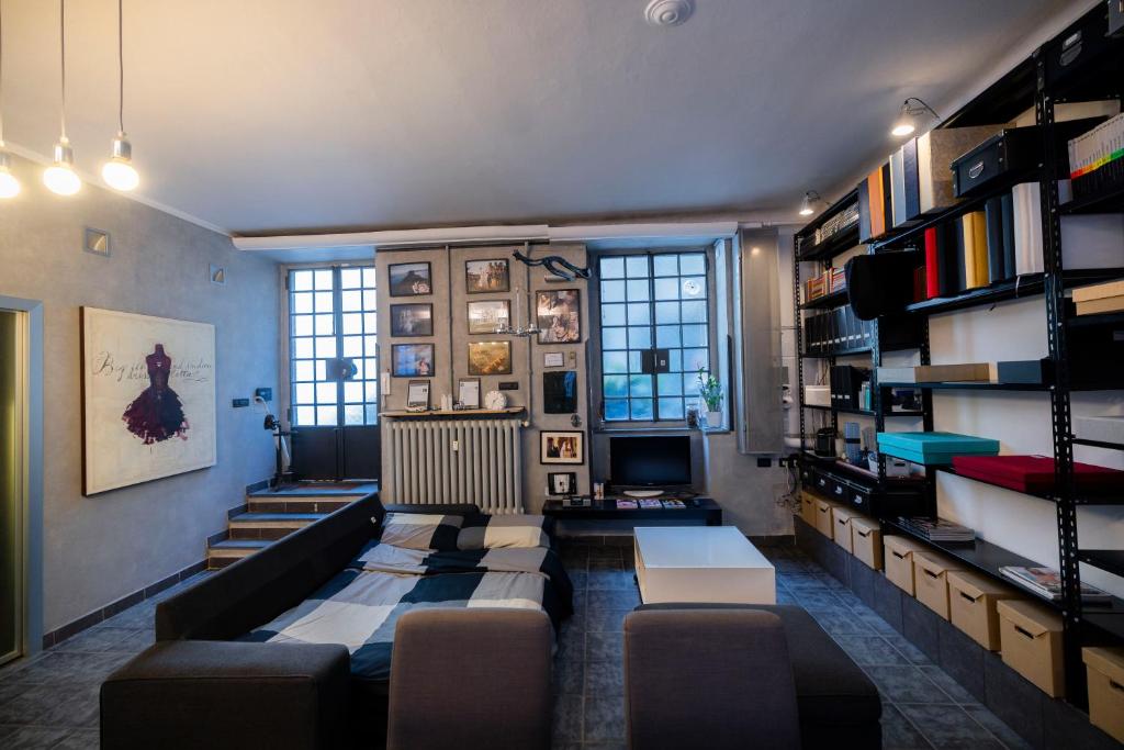 Część wypoczynkowa w obiekcie Loft in Stile Industrial - Stazione Centrale