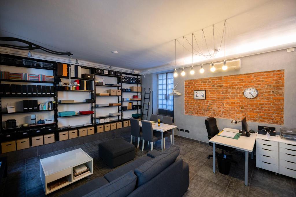 Część wypoczynkowa w obiekcie Loft in Stile Industrial - Stazione Centrale