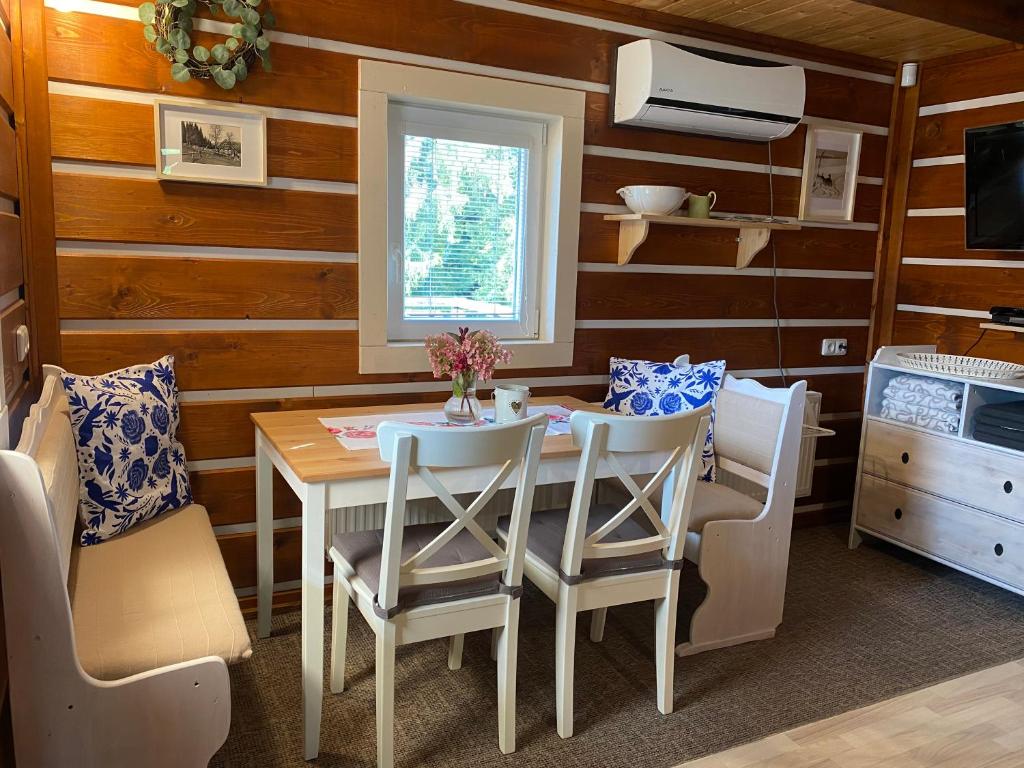 TV a/nebo společenská místnost v ubytování Apartmany Silver