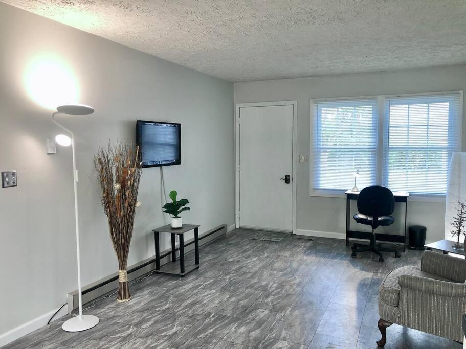 Trestle Creek Farm- farmhouse suite - Housity