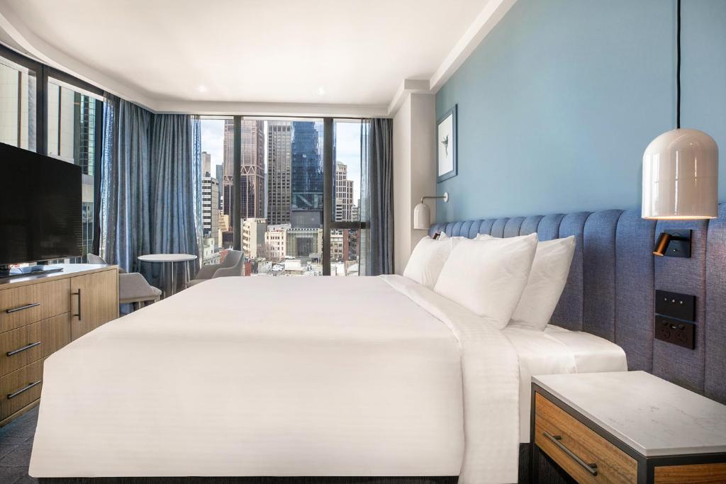 
Premium King Room with City View
