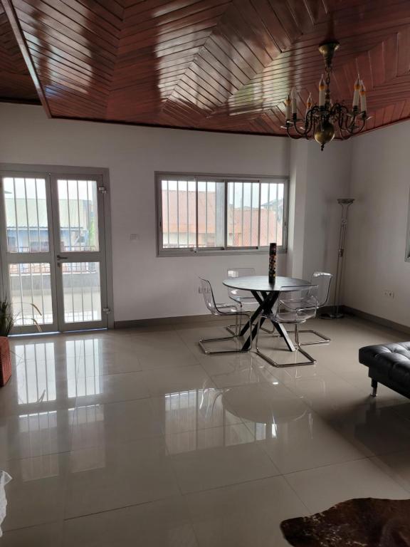 Apartment Simple house, Douala, Cameroon