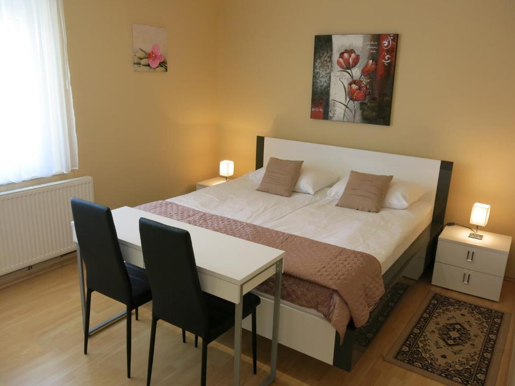 Postel nebo postele na pokoji v ubytování Guest House Golja