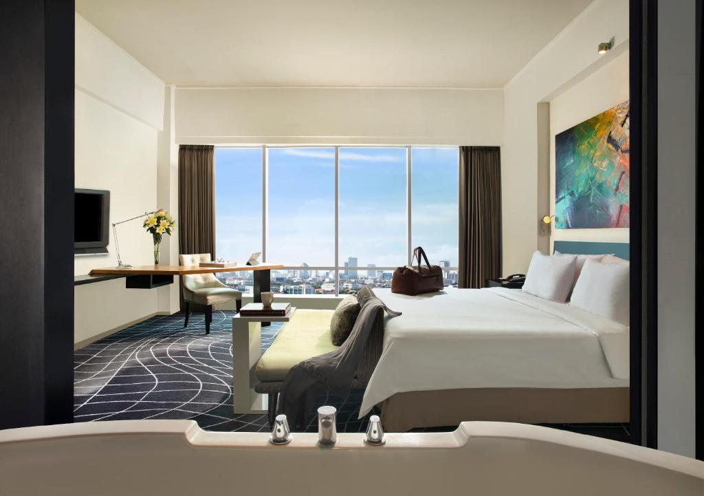 ARTOTEL TS Suites Surabaya - Studio 40 King