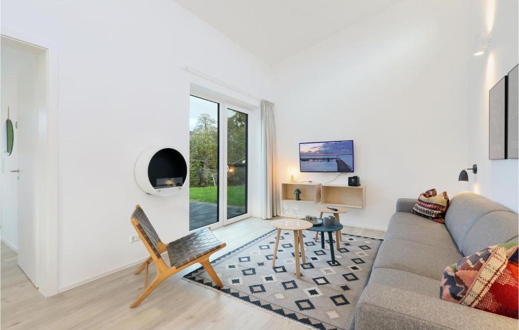 Гостиная зона в Gorgeous Home In Lembruchdümmer See