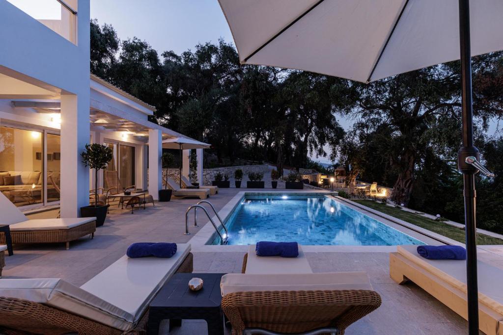 Bazén v ubytování Nisos Villas Corfu nebo v jeho okolí