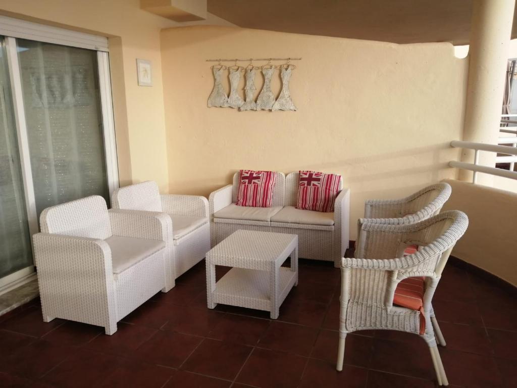 Posedenie v ubytovaní Holidays2Benalmadena Torrequebrada Sea view Front beach with pool parking & terraces