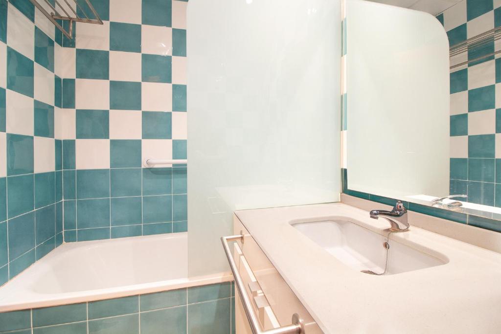A bathroom at Global Properties, Apartamento con gran terraza y piscina