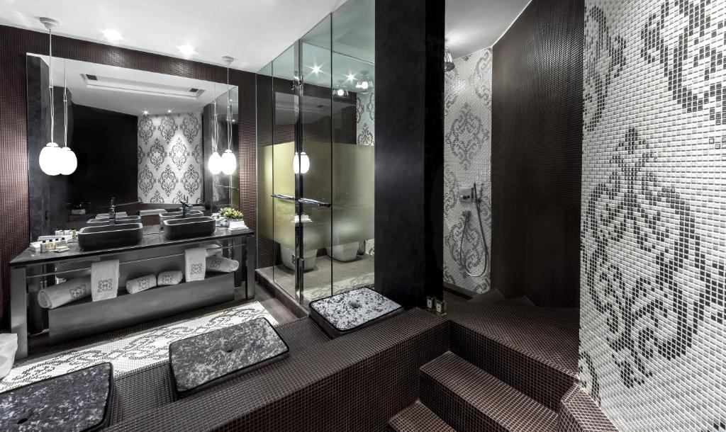 Monument Hotel - Superior Suite With City View