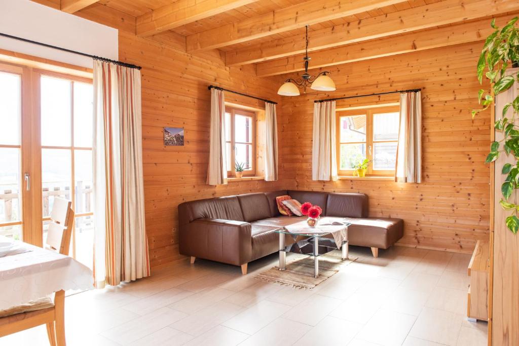 Posedenie v ubytovaní Großes Ferienhaus mit 5 Schlafzimmer & 4 Bäder