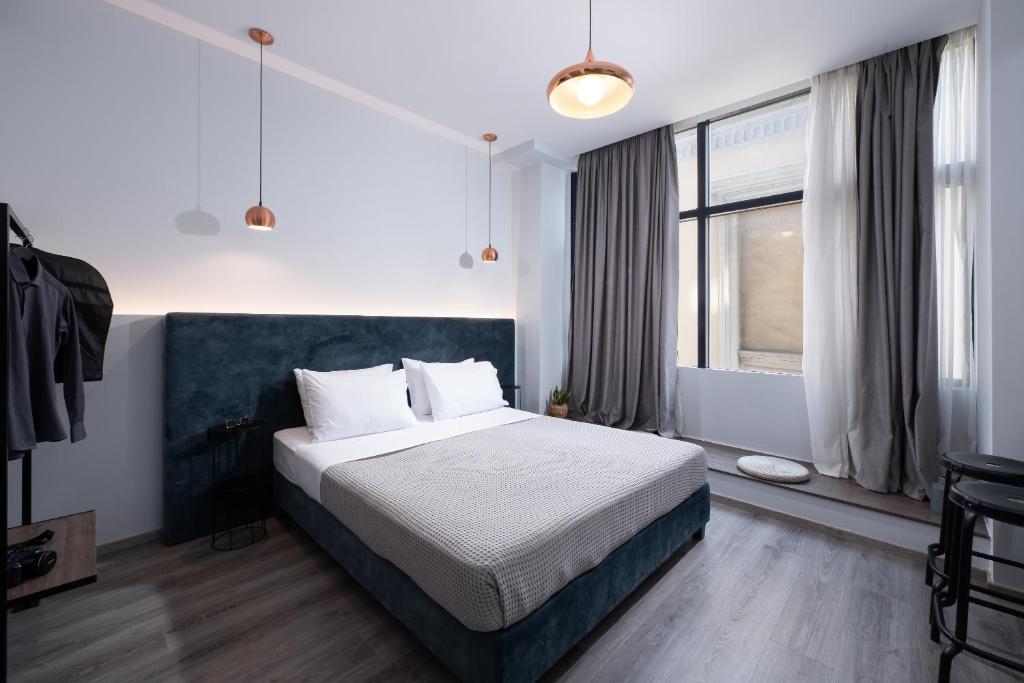 Enattica Monastiraki Living