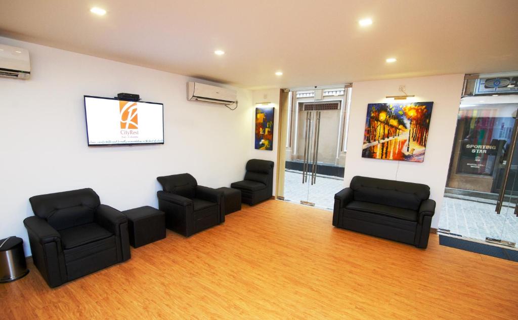 TV a/nebo společenská místnost v ubytování CityRest Fort