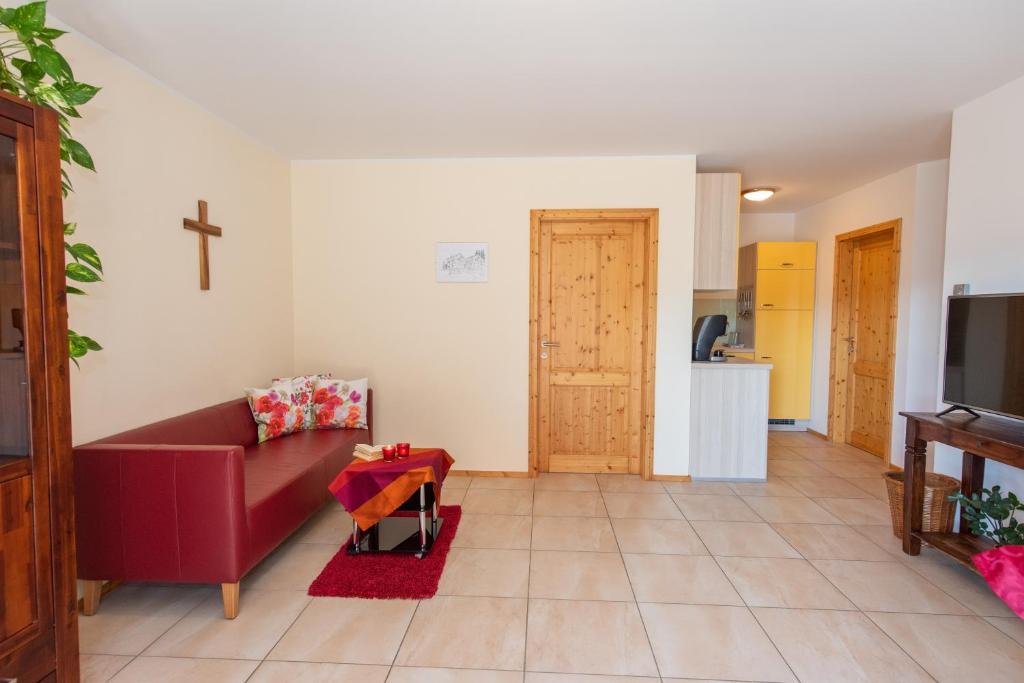 TV a/nebo společenská místnost v ubytování Ferienwohnung in ruhiger Lage, Garten - 1 SZ