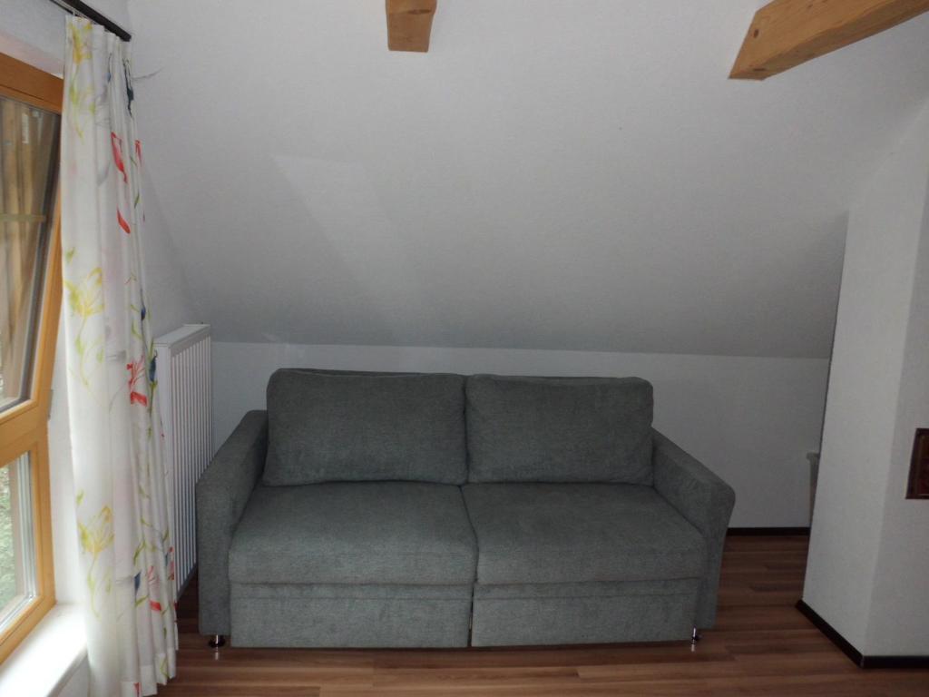 A seating area at Fewo-Lenz