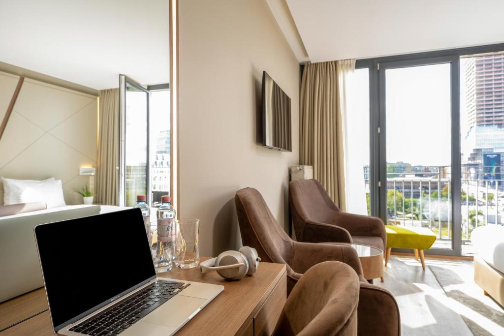 TV a/nebo společenská místnost v ubytování Hotel Klassik Berlin