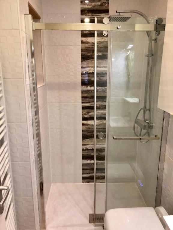 Kúpeľňa v ubytovaní RDC 1 - Chambre meublée au cœur du centre ville de Montluçon