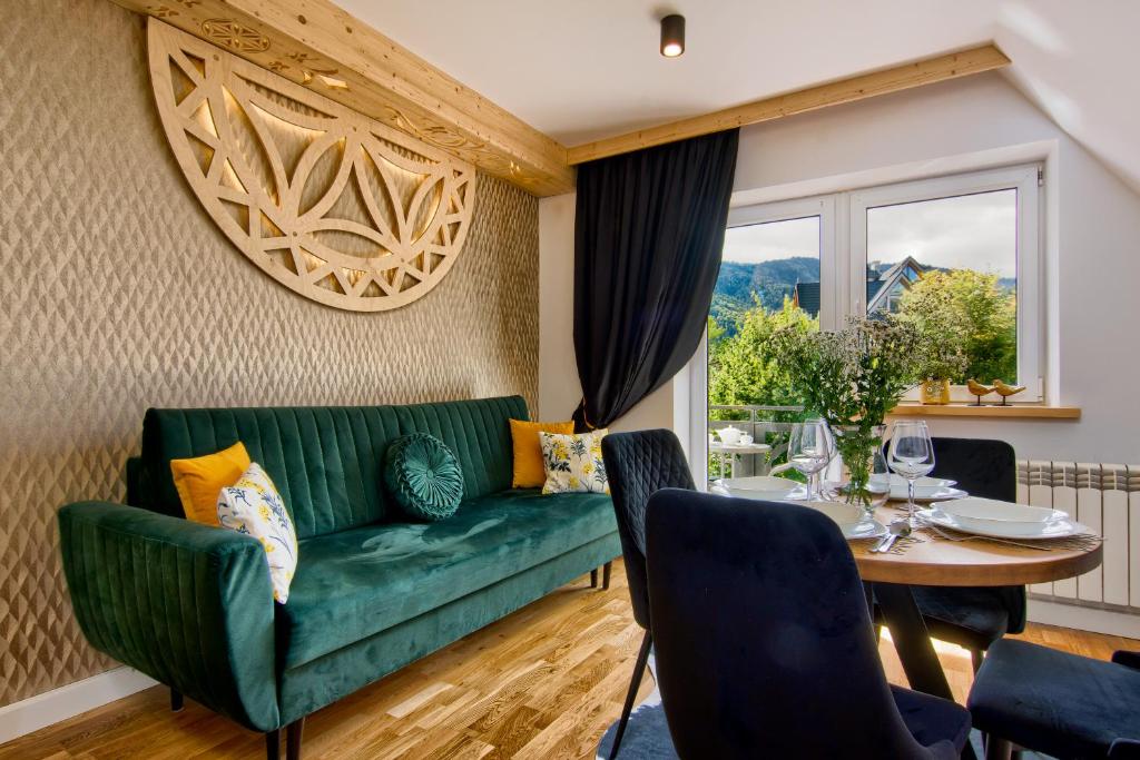 Posedenie v ubytovaní REZYDENCJA SKIBÓWKI sauna&jacuzzi